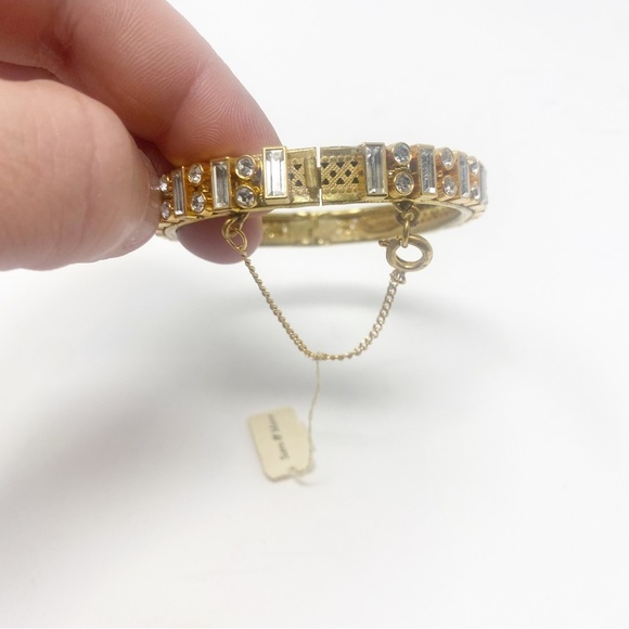 669 Vintage Miriam Haskell Clear Rhinestone Hinged Bracelet - Picture 7 of 9